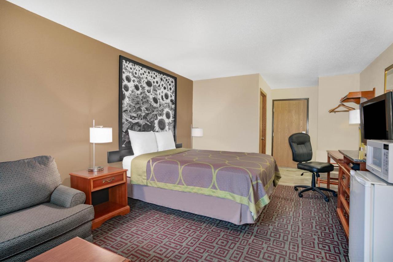 ซูเปอร์ 8 บาย วินด์แฮม ฟอร์ตเมดิสัน Hotel Fort Madison ภายนอก รูปภาพ