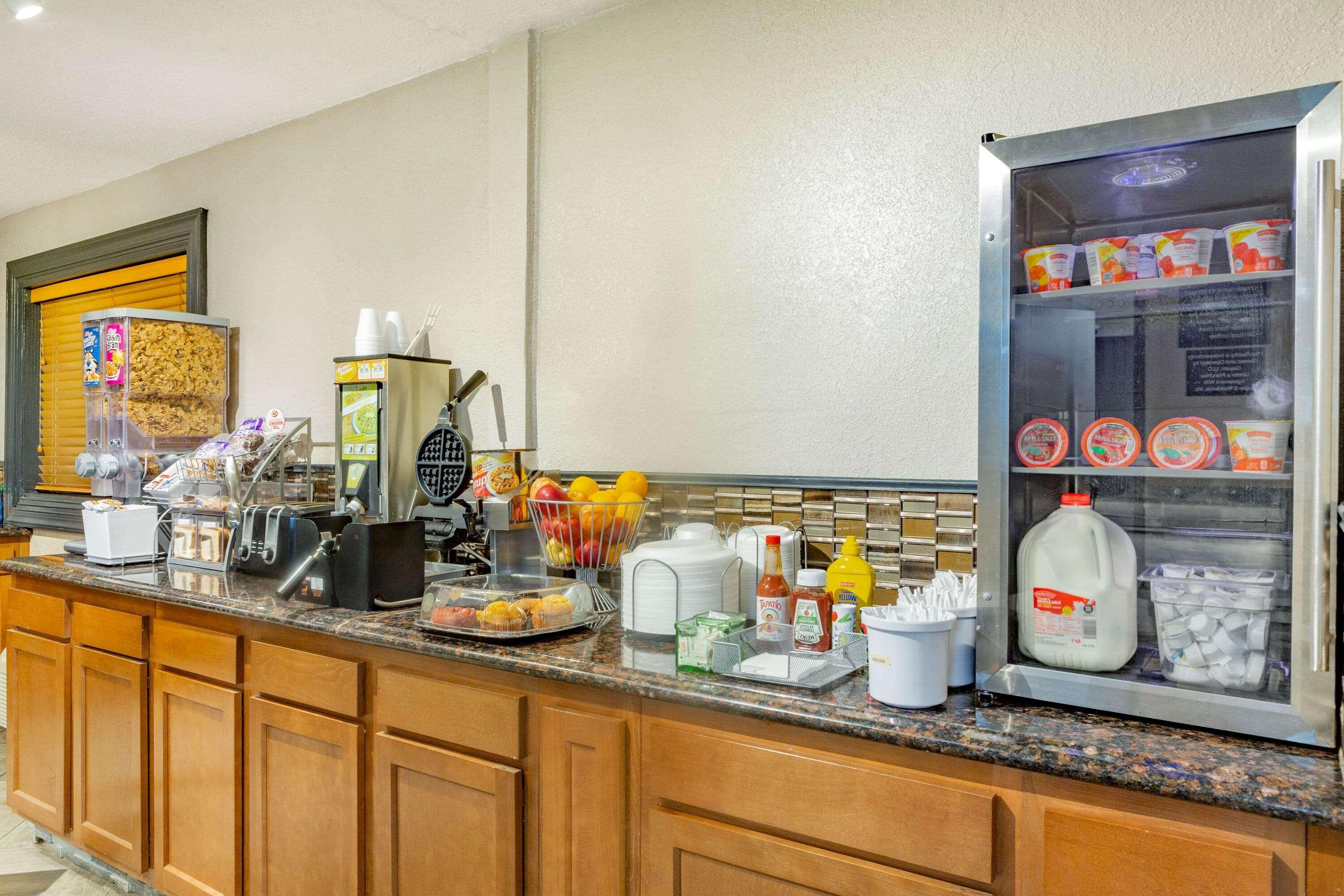 ซูเปอร์ 8 บาย วินด์แฮม ฟอร์ตเมดิสัน Hotel Fort Madison ภายนอก รูปภาพ