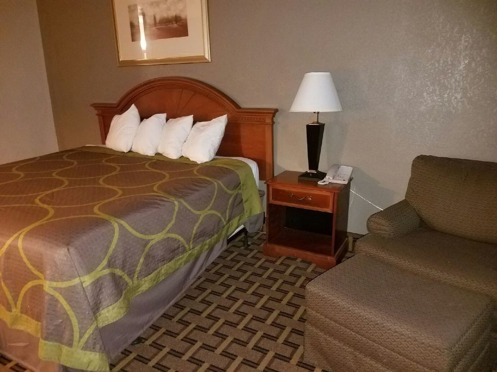 ซูเปอร์ 8 บาย วินด์แฮม ฟอร์ตเมดิสัน Hotel Fort Madison ภายนอก รูปภาพ